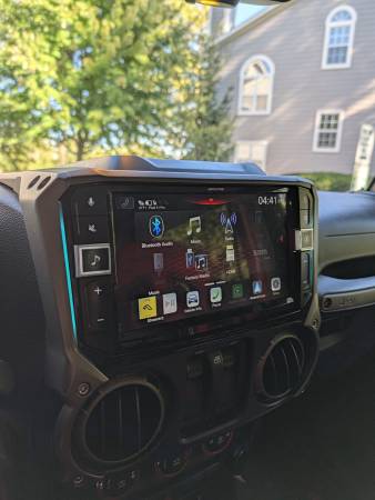 2017 Jeep Wrangler Sport — photo 11