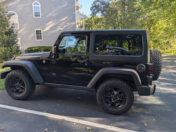 2017 Jeep Wrangler Sport — photo 2