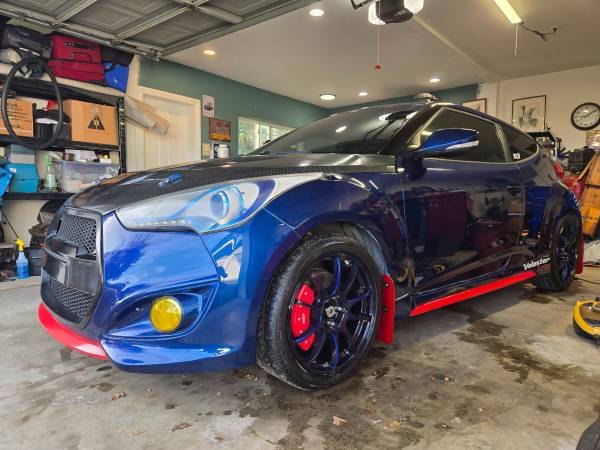 2015 Hyundai Veloster Turbo 3dr Hatchback Manual — photo 1
