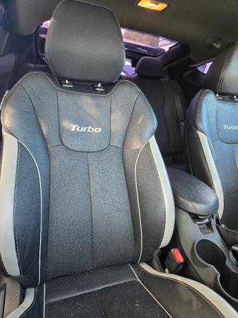 2015 Hyundai Veloster Turbo 3dr Hatchback Manual — photo 7