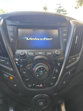 2015 Hyundai Veloster Turbo 3dr Hatchback Manual — photo 4