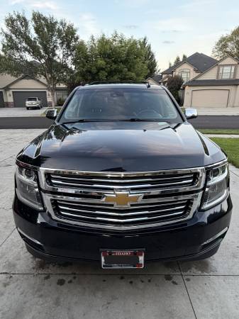 2017 Chevrolet Suburban Premier — photo 1
