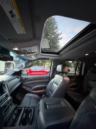 2017 Chevrolet Suburban Premier — photo 10