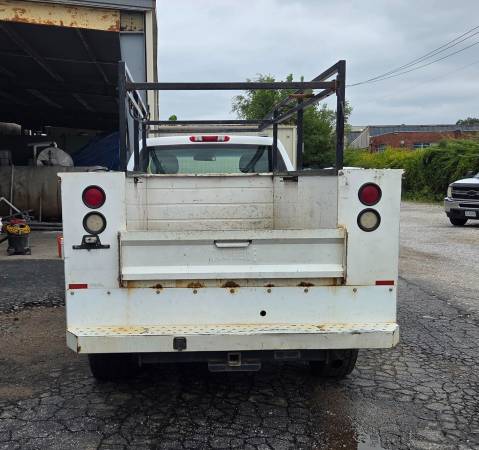 2011 Chevrolet Express 2500 LT Rear-wheel Drive Passenger Van Automatic — photo 2