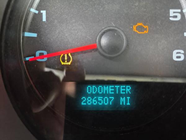 2011 Chevrolet Express 2500 LT Rear-wheel Drive Passenger Van Automatic — photo 8