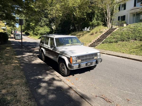 1990 Jeep Wagoneer Base 4dr Limited 4WD SUV — photo 2