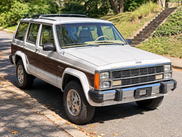 1990 Jeep Wagoneer Base 4dr Limited 4WD SUV — photo 1