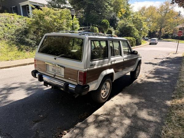 1990 Jeep Wagoneer Base 4dr Limited 4WD SUV — photo 6