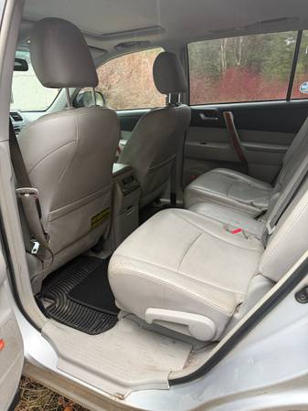 2008 Toyota Highlander Base 4dr All-wheel Drive Automatic — photo 1