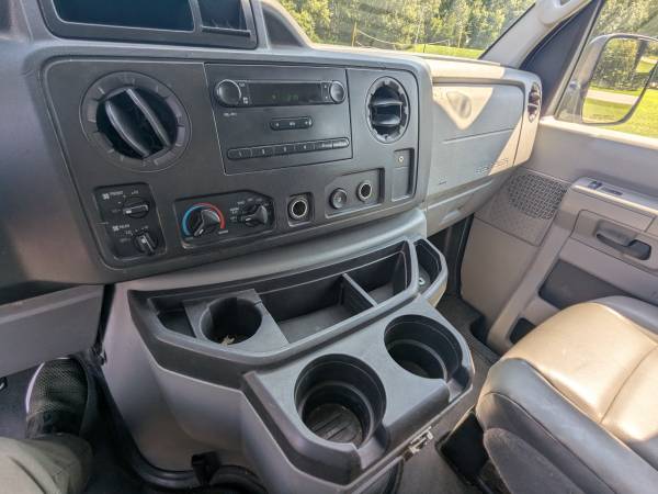 2014 Ford E-350 Super Duty Commercial — photo 7