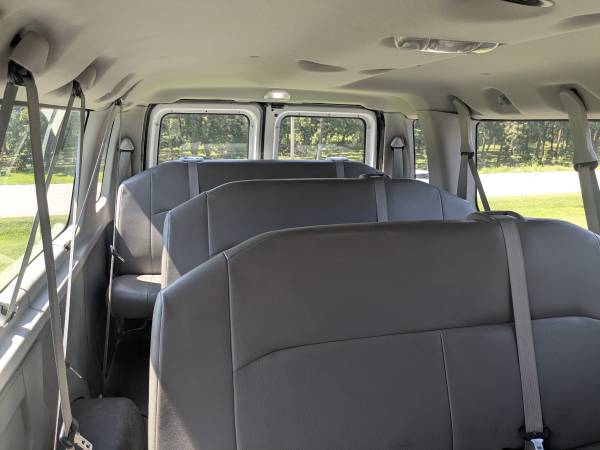 2014 Ford E-350 Super Duty Commercial — photo 6