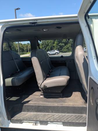2014 Ford E-350 Super Duty Commercial — photo 2