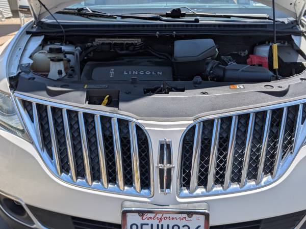 2014 Lincoln MKX Base 4dr All-wheel Drive Automatic — photo 4