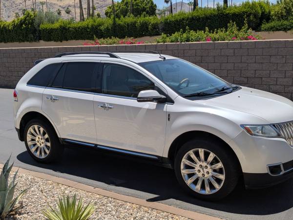 2014 Lincoln MKX Base 4dr All-wheel Drive Automatic — photo 3
