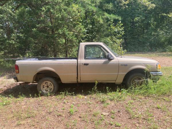 1994 Ford Ranger XL 2dr Standard Cab SB — photo 1