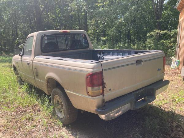 1994 Ford Ranger XL 2dr Standard Cab SB — photo 2