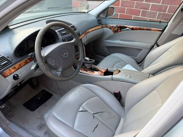 2004 Mercedes-Benz E320 Sedan — photo 5