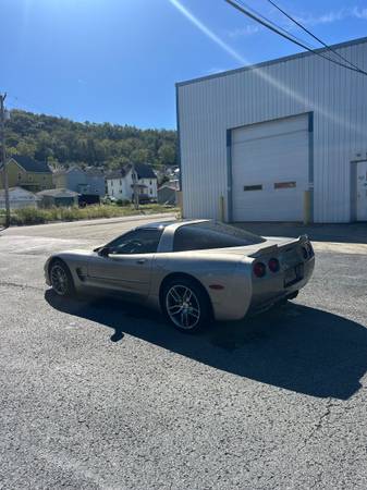 1999 Chevrolet Corvette Base 2dr Coupe Manual — photo 2