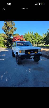 1989 Ford Bronco Base 2dr XLT 4WD SUV — photo 1