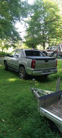 2010 Chevrolet Avalanche 1500 LS 4x4 Automatic — photo 3