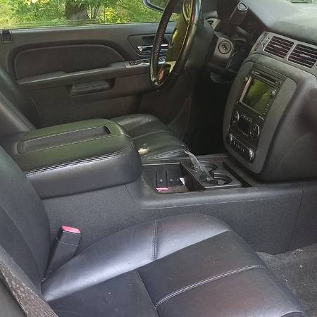 2010 Chevrolet Avalanche 1500 LS 4x4 Automatic — photo 4