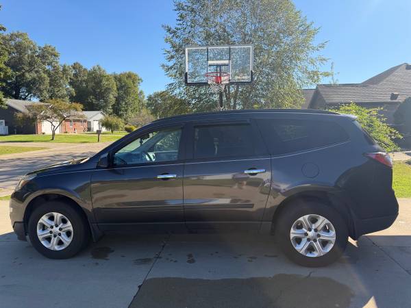 2014 Chevrolet Traverse LS All-wheel Drive Automatic — photo 2