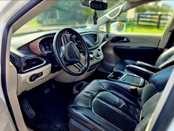 2018 Chrysler Pacifica Limited Front-wheel Drive Passenger Van Automatic — photo 10