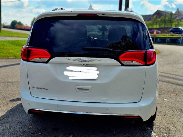 2018 Chrysler Pacifica Limited Front-wheel Drive Passenger Van Automatic — photo 6