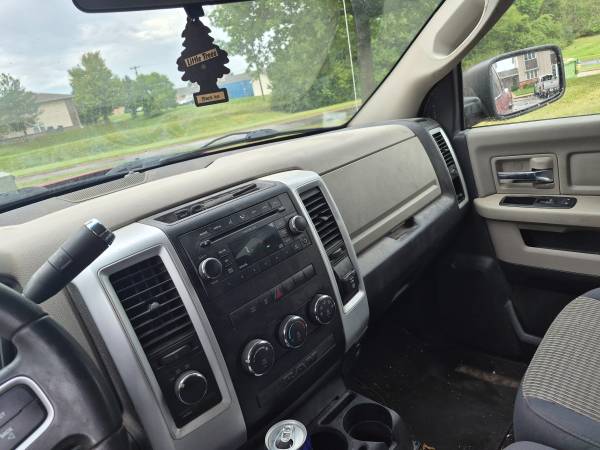 2009 Dodge RAM 1500 ST 4x2 Quad Cab 140 in. WB Automatic — photo 4