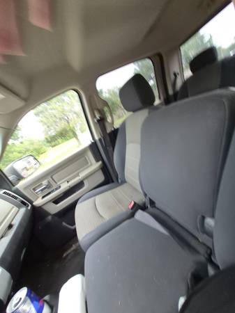 2009 Dodge RAM 1500 ST 4x2 Quad Cab 140 in. WB Automatic — photo 5