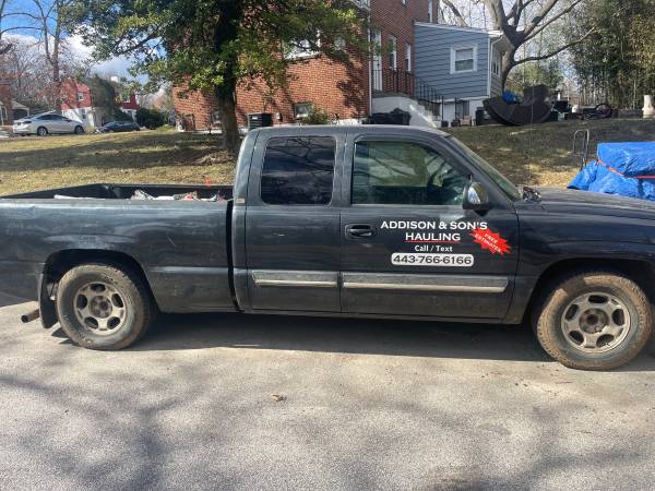 2004 Chevrolet Silverado 1500 Base 4x4 Regular Cab 8 ft. box 133 in. WB Manual — photo 3