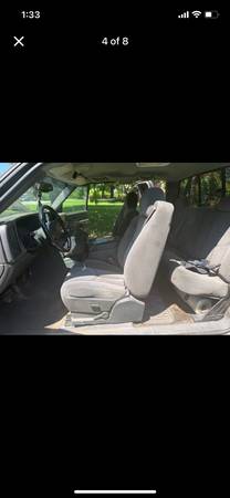 2004 Chevrolet Silverado 1500 Base 4x4 Regular Cab 8 ft. box 133 in. WB Manual — photo 6