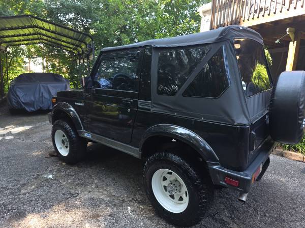 1990 Suzuki Samurai Base 2dr JL 4WD SUV — photo 3