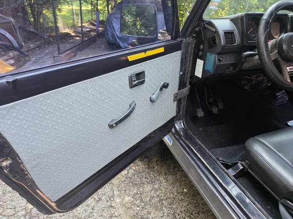 1990 Suzuki Samurai Base 2dr JL 4WD SUV — photo 10
