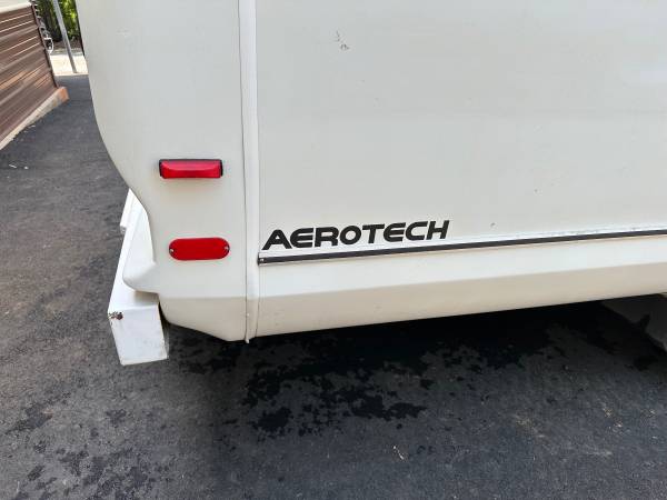 2005 Ford E 350 Super Duty XL Wagon Automatic — photo 9
