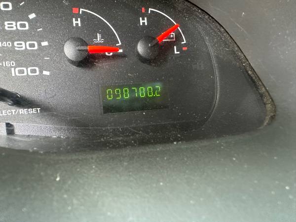 2005 Ford E 350 Super Duty XL Wagon Automatic — photo 2