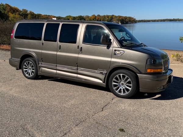 2019 GMC Savana 2500 Work Van — photo 1