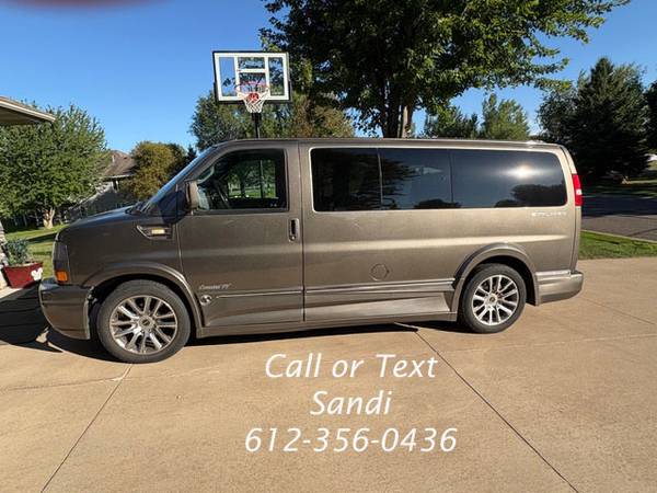 2019 GMC Savana 2500 Work Van — photo 2
