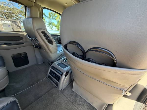 2019 GMC Savana 2500 Work Van — photo 10