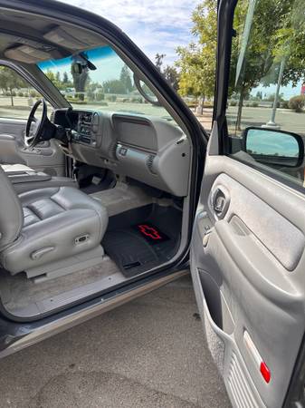 1999 Chevrolet Tahoe LT 4dr 4x2 Automatic — photo 5
