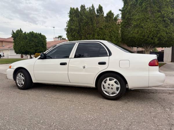 1999 Toyota Corolla CE 4dr Sedan Manual — photo 3
