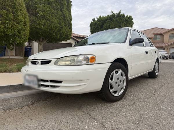 1999 Toyota Corolla CE 4dr Sedan Manual — photo 1