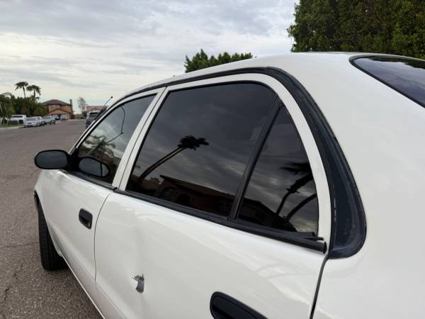 1999 Toyota Corolla CE 4dr Sedan Manual — photo 2