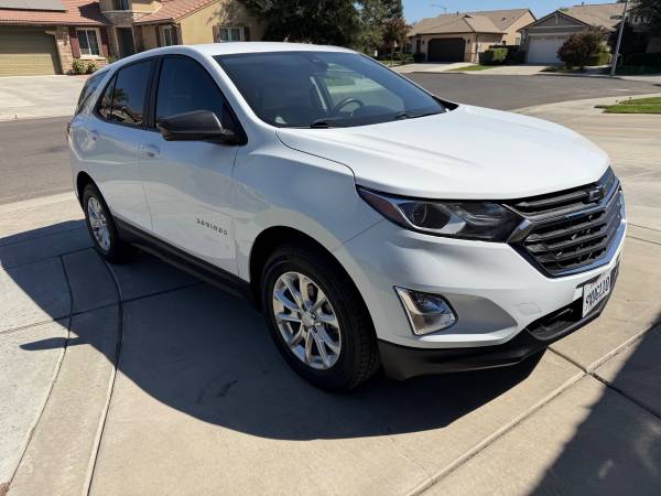 2020 Chevrolet Equinox LS All-Wheel Drive Automatic — photo 3