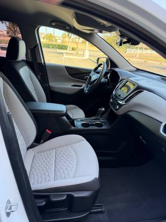 2020 Chevrolet Equinox LS All-Wheel Drive Automatic — photo 10
