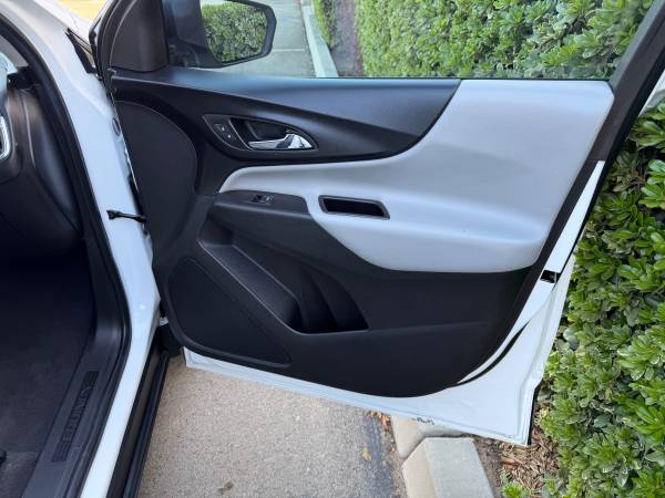 2020 Chevrolet Equinox LS All-Wheel Drive Automatic — photo 12