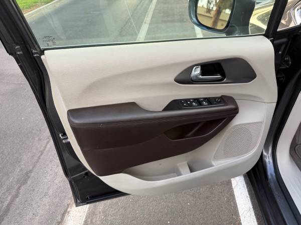 2019 Chrysler Pacifica Touring L Plus Front-wheel Drive Passenger Van Automatic — photo 8