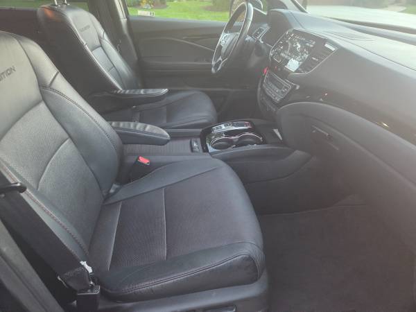 2021 Honda Pilot Black Edition 4dr All-Wheel Drive Automatic — photo 11