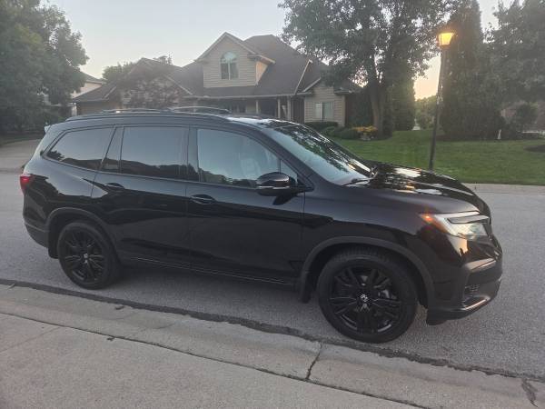 2021 Honda Pilot Black Edition 4dr All-Wheel Drive Automatic — photo 2