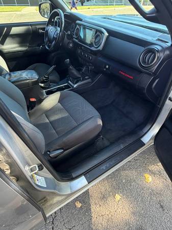 2017 Toyota Tacoma SR 4x4 Access Cab 127.4 in. WB Manual — photo 4
